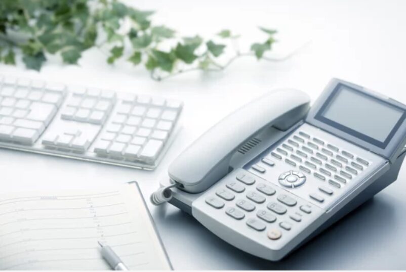plant,telephone,keyboard,planner